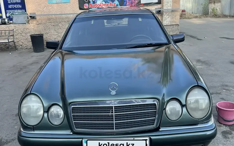 Mercedes-Benz E 230 1997 годаүшін2 100 000 тг. в Алматы