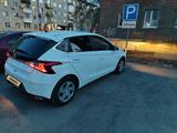 Hyundai i20 2023 года за 7 800 000 тг. в Усть-Каменогорск – фото 3
