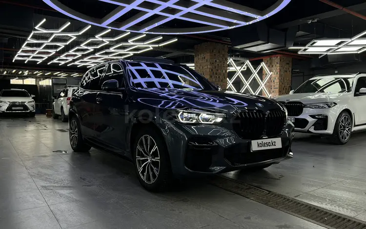 BMW X5 2021 года за 45 500 000 тг. в Астана
