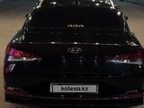 Hyundai Elantra 2021 года за 6 450 000 тг. в Уральск – фото 5