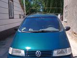 Volkswagen Sharan 1997 годаүшін3 000 000 тг. в Тараз