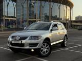Volkswagen Touareg 2008 годаүшін7 500 000 тг. в Алматы – фото 4