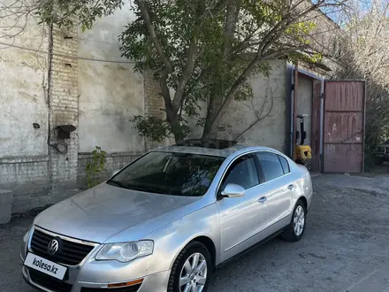 Volkswagen Passat 2006 года за 3 000 000 тг. в Атырау – фото 2