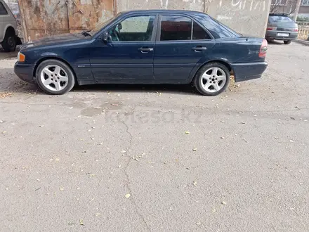 Mercedes-Benz C 180 1993 года за 2 000 000 тг. в Павлодар