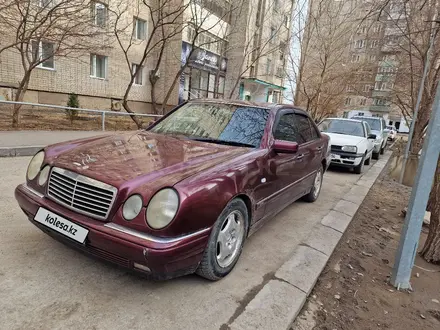 Mercedes-Benz E 230 1995 года за 2 500 000 тг. в Павлодар – фото 4