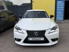Lexus is-250, 2014