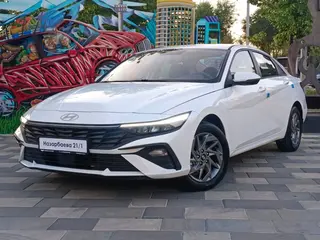 Hyundai Elantra Smart
