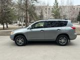 Toyota RAV4 2006 года за 7 700 000 тг. в Астана – фото 2