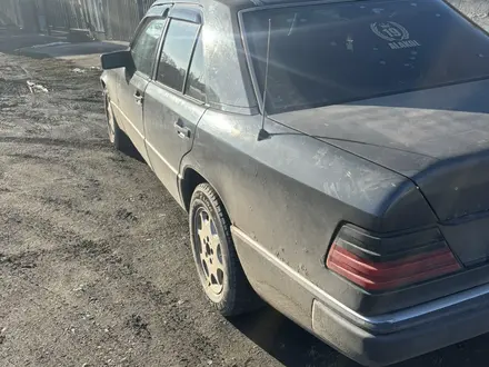 Mercedes-Benz E 230 1989 года за 1 300 000 тг. в Ушарал