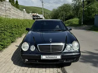Mercedes-Benz E 320