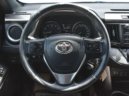 Toyota RAV4 2016 года за 8 700 000 тг. в Атырау – фото 11