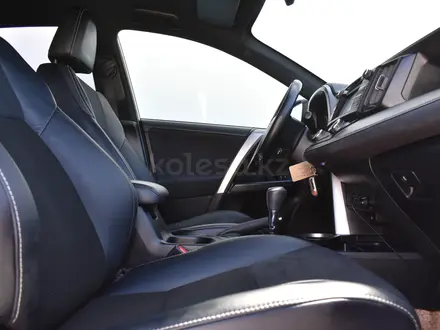 Toyota RAV4 2016 года за 8 700 000 тг. в Атырау – фото 14