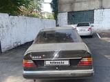 Mercedes-Benz E 230 1993 года за 900 000 тг. в Алматы