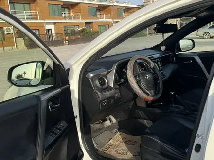 Toyota RAV4 2016 года за 10 650 000 тг. в Актау – фото 10