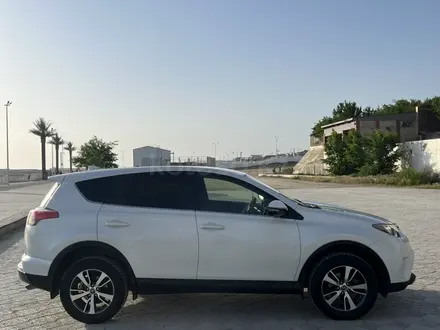Toyota RAV4 2016 года за 10 650 000 тг. в Актау – фото 7