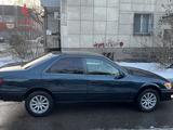 Toyota Camry 2000 годаfor3 600 000 тг. в Алматы – фото 5