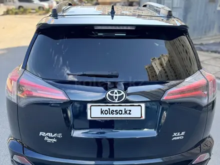 Toyota RAV4 2018 года за 9 500 000 тг. в Актау – фото 2