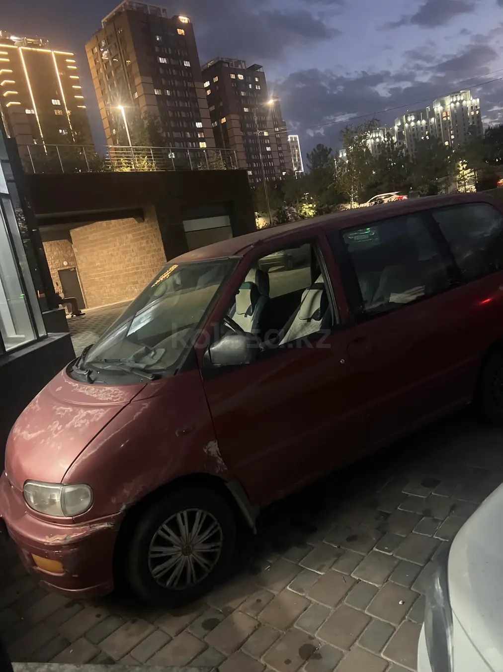 Nissan Serena, 1994