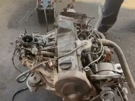 Двигатель на ауди 1.8 карбюраторный за 290 000 тг. в Караганда