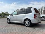 Volkswagen Touran 2007 годаүшін3 600 000 тг. в Актау – фото 2