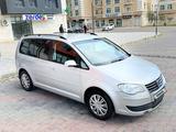 Volkswagen Touran 2007 годаүшін3 600 000 тг. в Актау