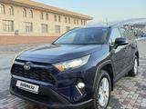 Toyota RAV4 2021 года за 14 500 000 тг. в Алматы – фото 2