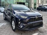 Toyota RAV4 2021 года за 14 500 000 тг. в Алматы