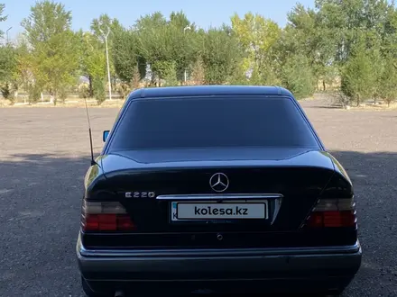 Mercedes-Benz E 200 1994 года за 2 400 000 тг. в Тараз – фото 12