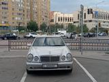 Mercedes-Benz E 320 1997 года за 2 800 000 тг. в Астана