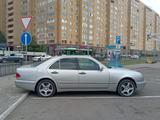 Mercedes-Benz E 320 1997 года за 2 800 000 тг. в Астана – фото 2
