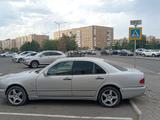 Mercedes-Benz E 320 1997 года за 2 800 000 тг. в Астана – фото 3