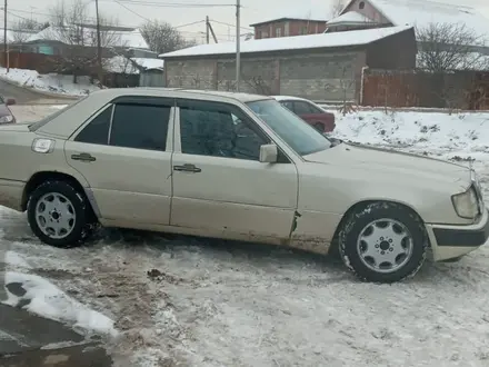 Mercedes-Benz E 200 1992 года за 1 480 000 тг. в Алматы – фото 4