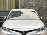 Toyota Camry 2020 года за 13 500 000 тг. в Алматы – фото 2