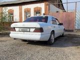 Mercedes-Benz E 220 1992 года за 1 500 000 тг. в Кызылорда – фото 3