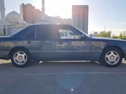 Mercedes-Benz E 230 1992 года за 2 700 000 тг. в Астана – фото 4