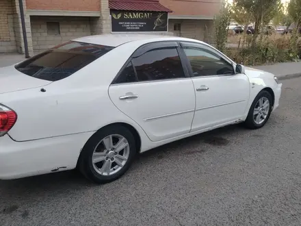 Toyota Camry 2004 года за 3 700 000 тг. в Актобе – фото 5