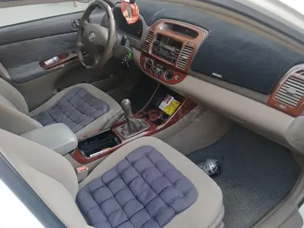 Toyota Camry 2004 года за 3 700 000 тг. в Актобе – фото 6