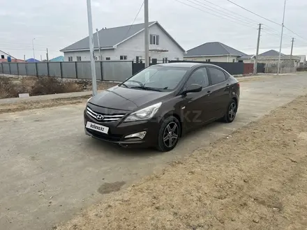 Hyundai Solaris 2015 года за 5 600 000 тг. в Атырау