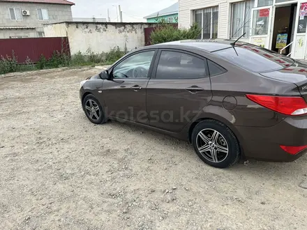 Hyundai Solaris 2015 года за 5 600 000 тг. в Атырау – фото 5