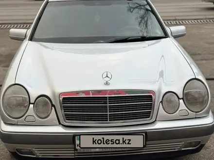 Mercedes-Benz E 230 1998 года за 3 350 000 тг. в Тараз – фото 3