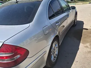 Mercedes-Benz E 320