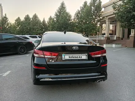 Kia K5 2019 года за 8 100 000 тг. в Шымкент – фото 4