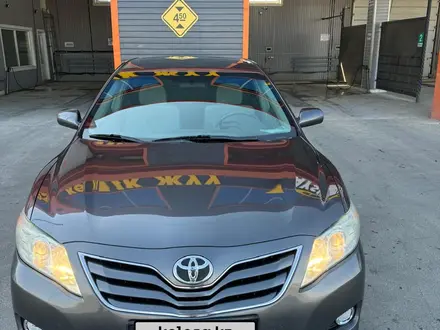 Toyota Camry 2010 года за 7 300 000 тг. в Атырау – фото 12