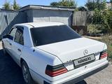 Mercedes-Benz E 200 1992 года за 1 500 000 тг. в Караганда – фото 4