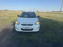 Hyundai Accent, 2011