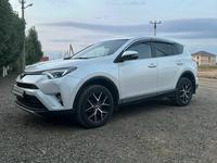 Toyota RAV4 2018 годаүшін14 500 000 тг. в Актобе