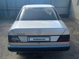 Mercedes-Benz E 200 1991 года за 1 600 000 тг. в Тараз – фото 2