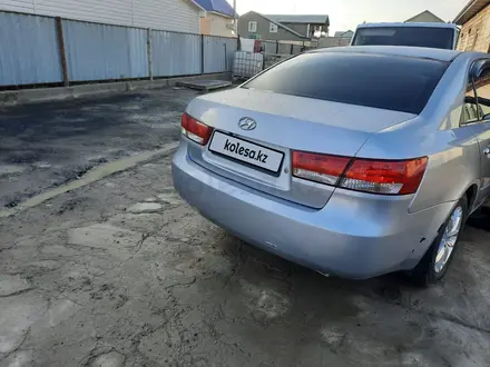 Hyundai Sonata 2007 года за 3 000 000 тг. в Атырау – фото 3