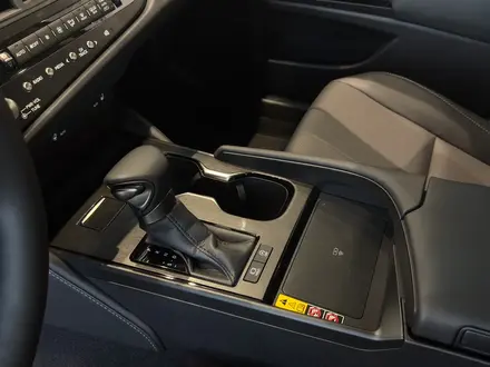 Lexus ES 250 Progressive 2025 года за 29 800 000 тг. в Алматы – фото 8