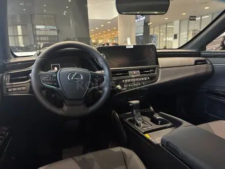Lexus ES 250 Progressive 2025 года за 29 800 000 тг. в Алматы – фото 6